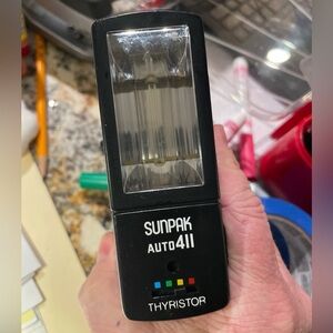 Sunpak Auto Thyristor 411 Shoe Mount Camera Flash Tested Working (Fast Shipping